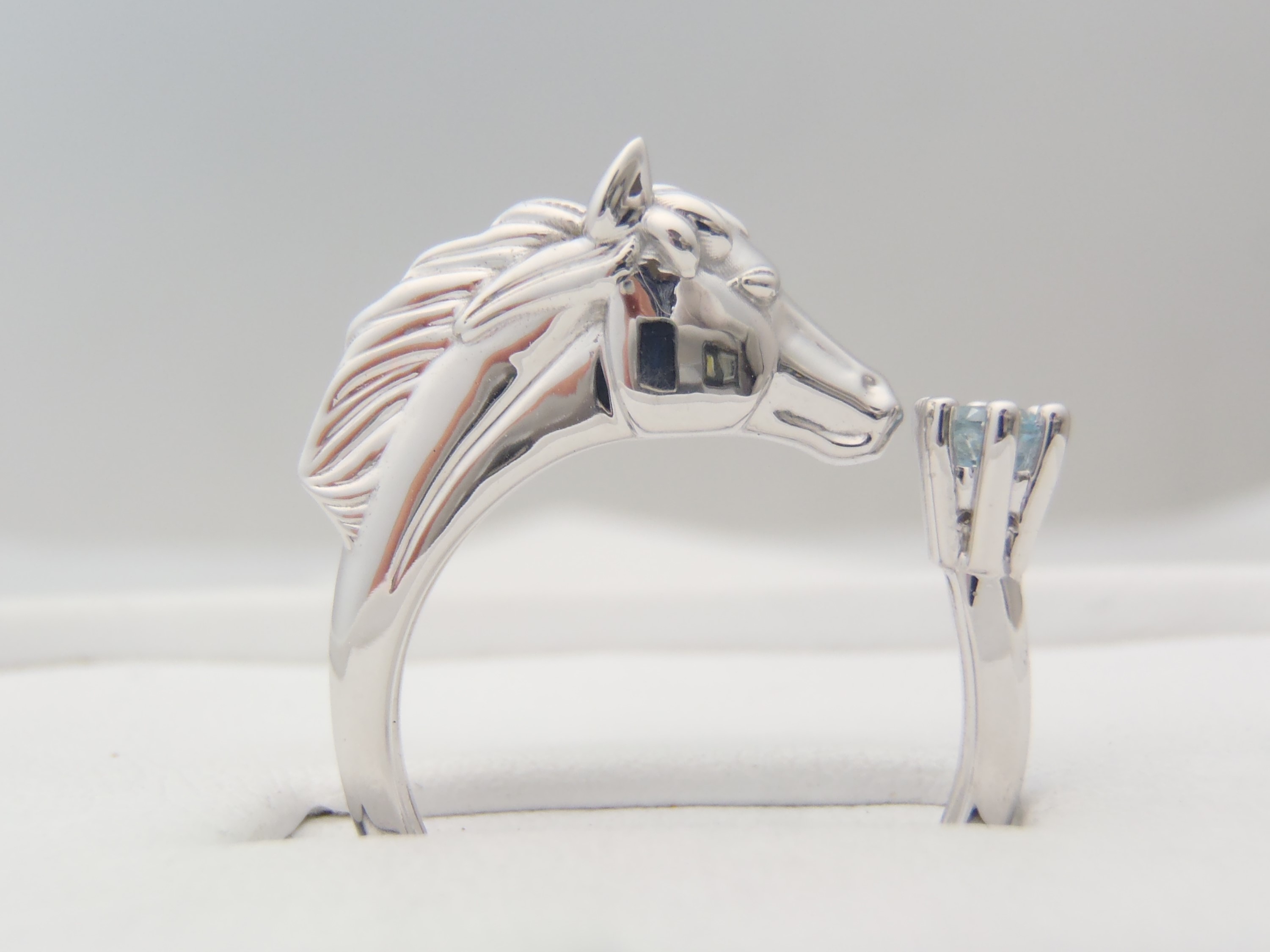 Zlatý prsteň s hlavou koňa - 3Dzlatníctvo - 14K gold ring with horse head and gemstone